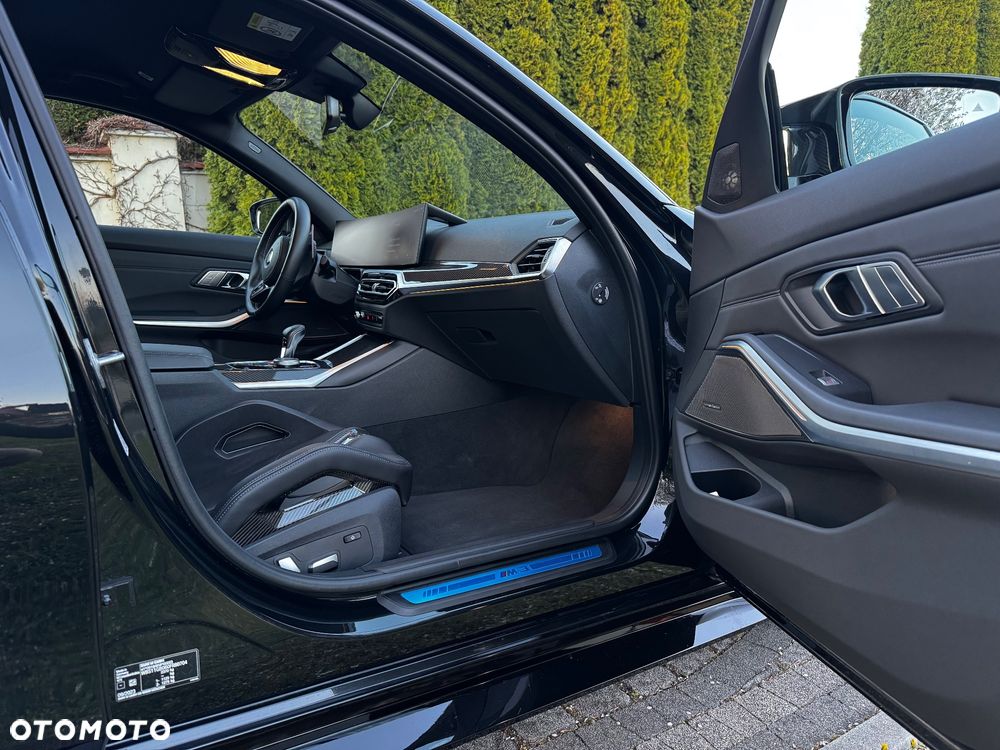 BMW M3 Competition M xDrive - 14