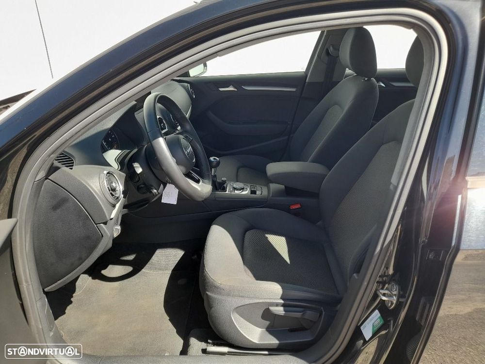 Audi A3 Limousine 30 TDI - 3
