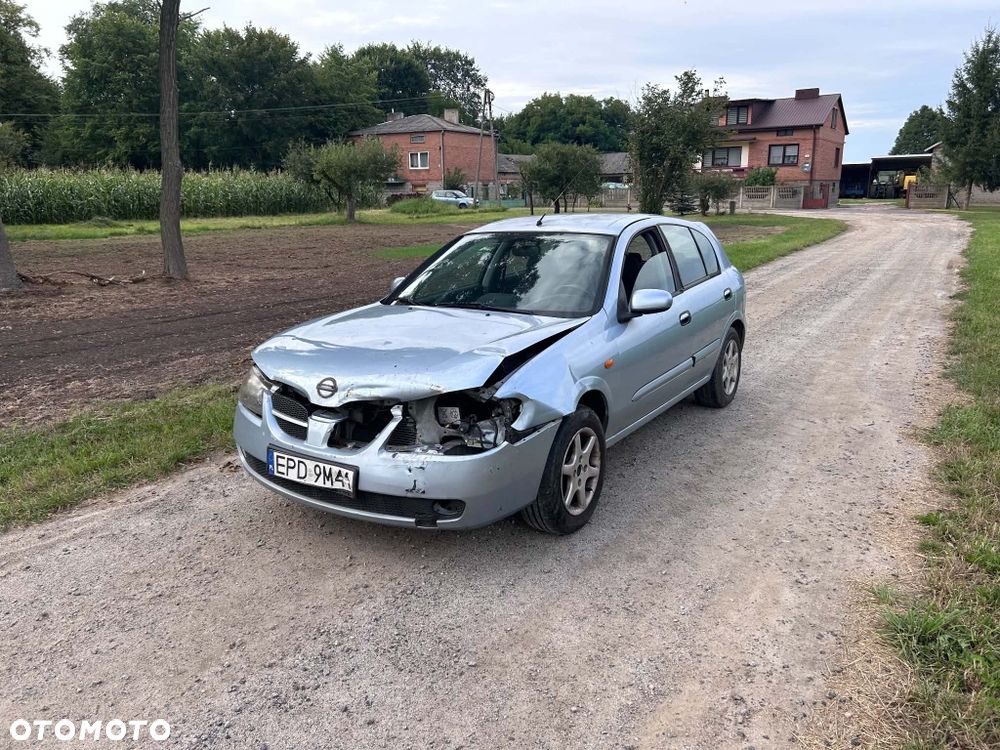 Nissan Almera - 1