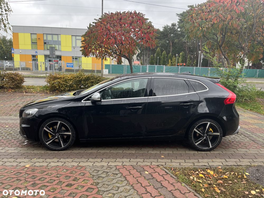 Volvo V40 T3 R-Design - 1