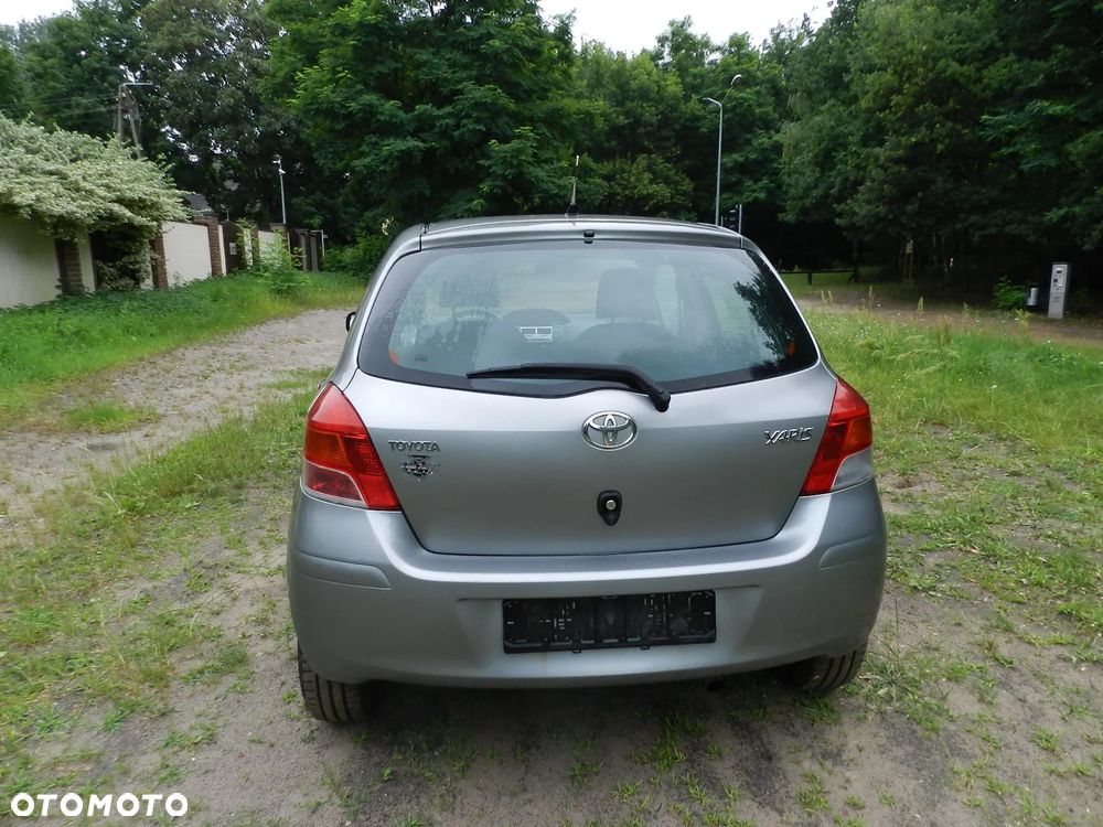 Toyota Yaris - 17