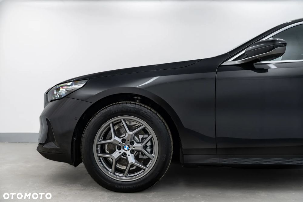BMW Seria 5 520d mHEV - 8