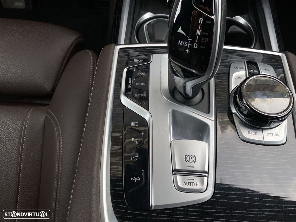 BMW 745 e iPerformance Pack M Auto - 19