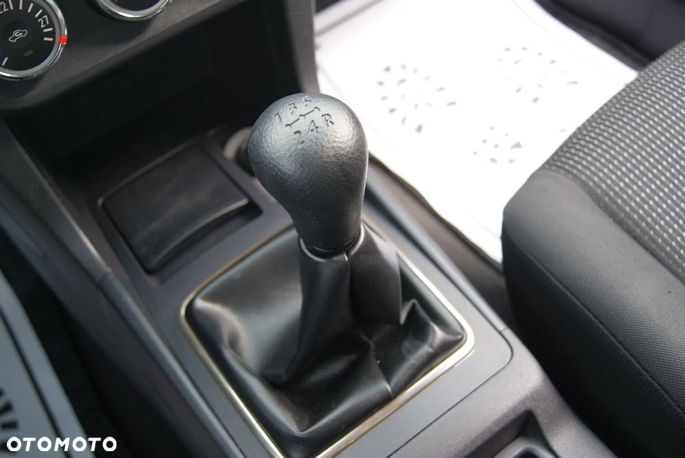 Mitsubishi Lancer 1.6 Inform - 26