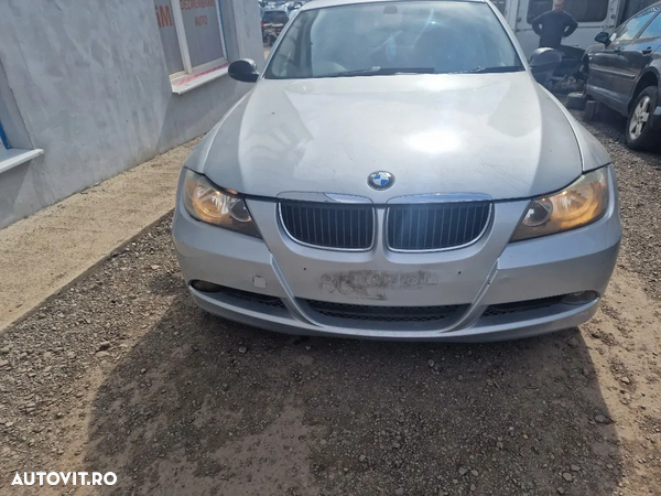 Dezmembrez BMW E90 320 diesel 163CP an 2005 2006