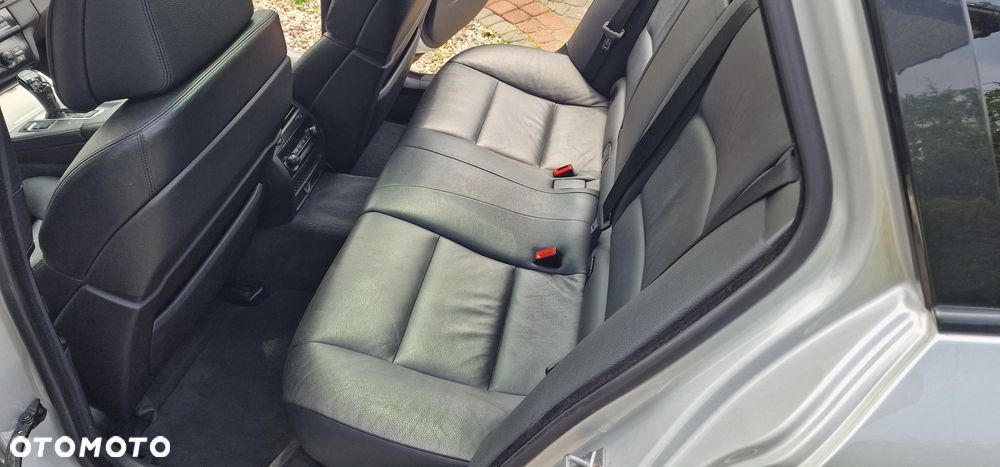 BMW Seria 5 M550d xDrive Touring Sport-Aut - 22