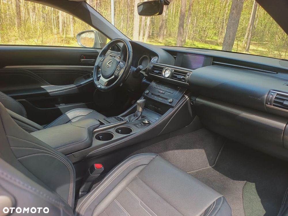 Lexus RC 200t SPORT - 29
