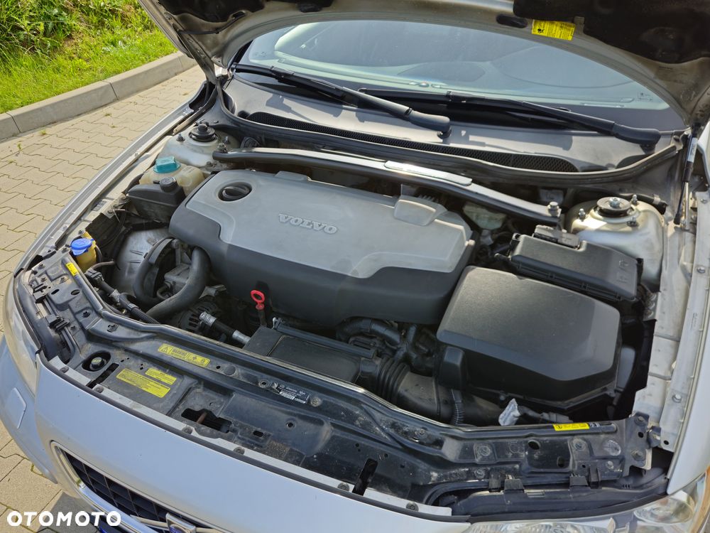 Volvo S60 2.4D5 Momentum - 18