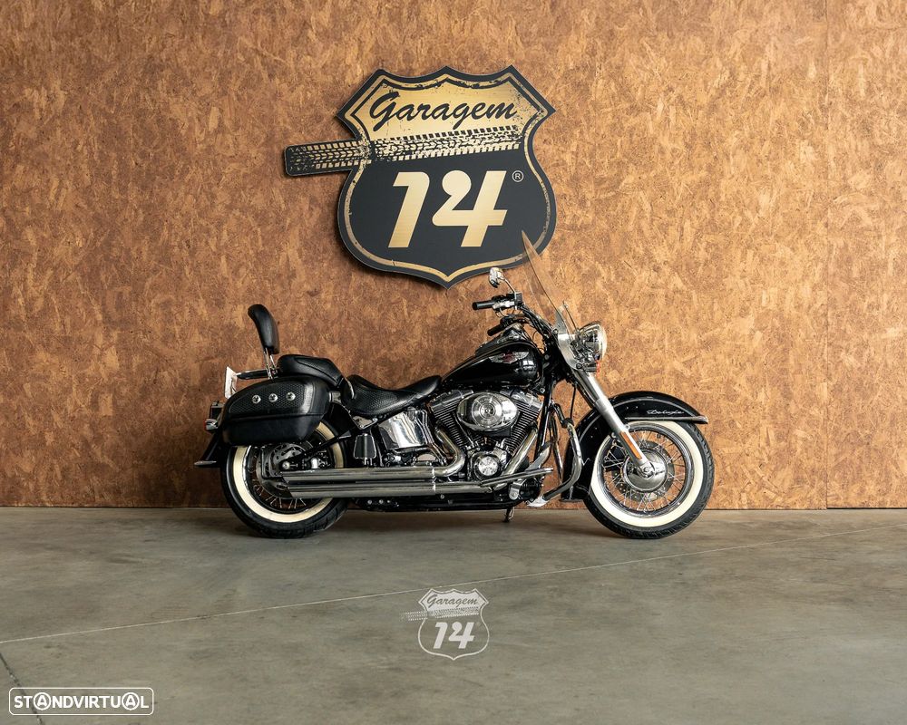 Harley-Davidson FLST Softail Deluxe - 4