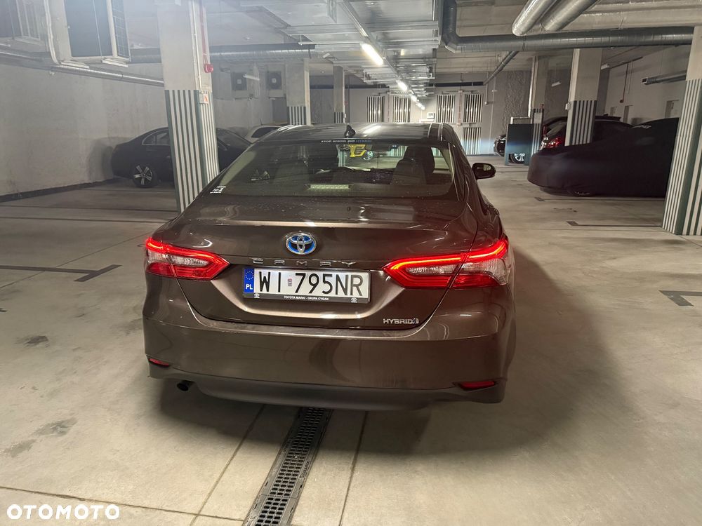 Toyota Camry 2.5 Hybrid Comfort CVT - 3