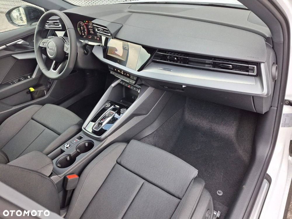 Audi A3 Sportback - 16