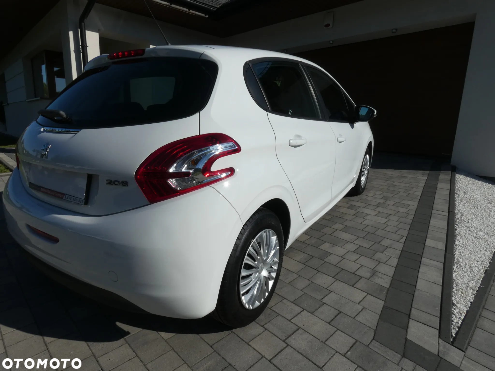 Peugeot 208 - 10