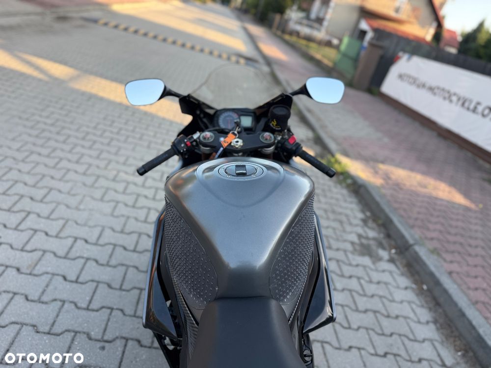 Suzuki GSX-R - 18