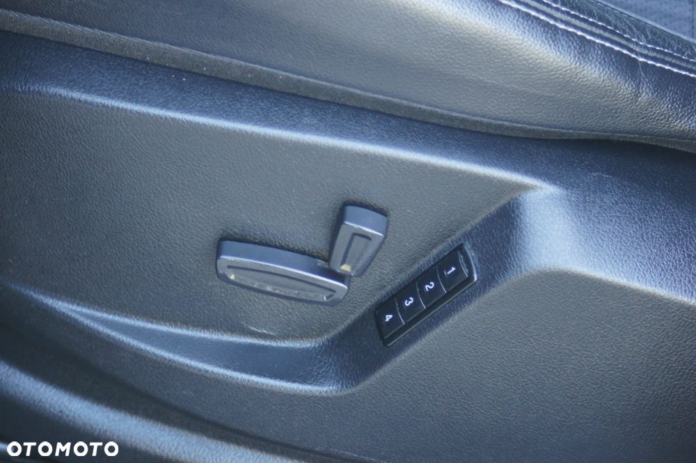 Ford S-Max 1.6 EcoBoost Start Stopp System Champions Edition - 35