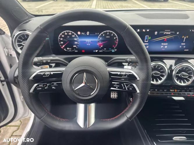 Mercedes-Benz A 200 Sedan MHEV 7G-DCT - 11