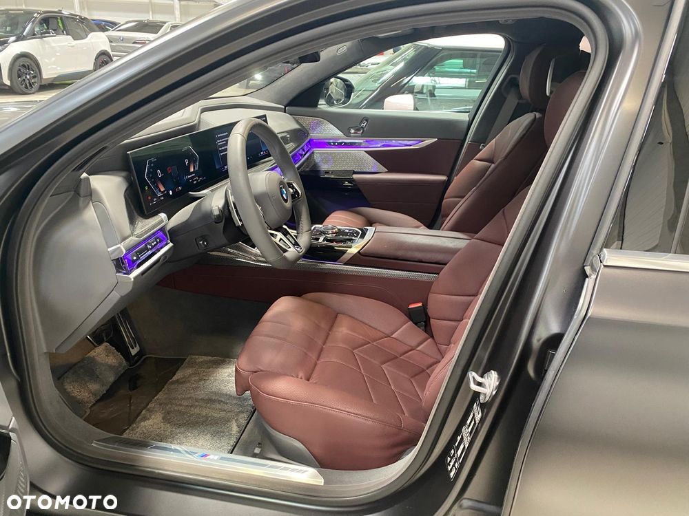 BMW Seria 7 740d xDrive mHEV Nero Lusso Edition sport - 16