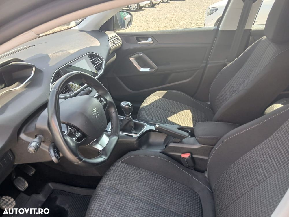Peugeot 308 1.2L PureTech S&S BVM6 Active Pack - 12