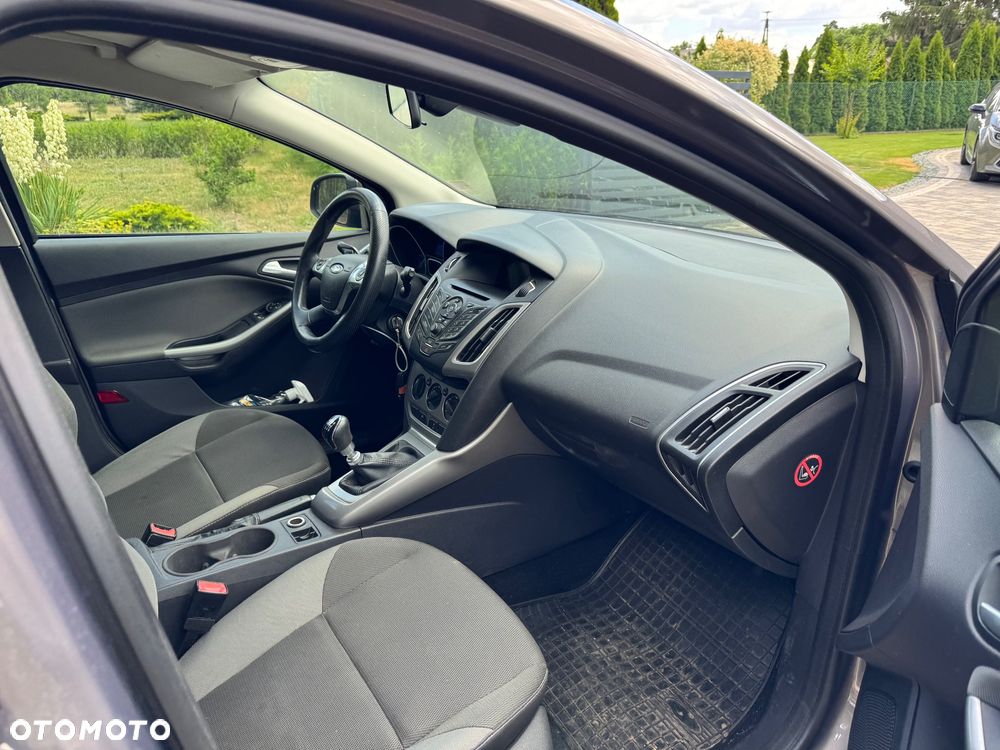 Ford Focus 1.6 TDCi DPF Ambiente - 11
