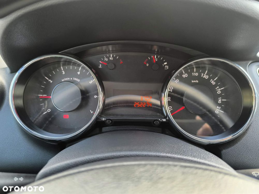 Peugeot 5008 1.6 Trendy - 26