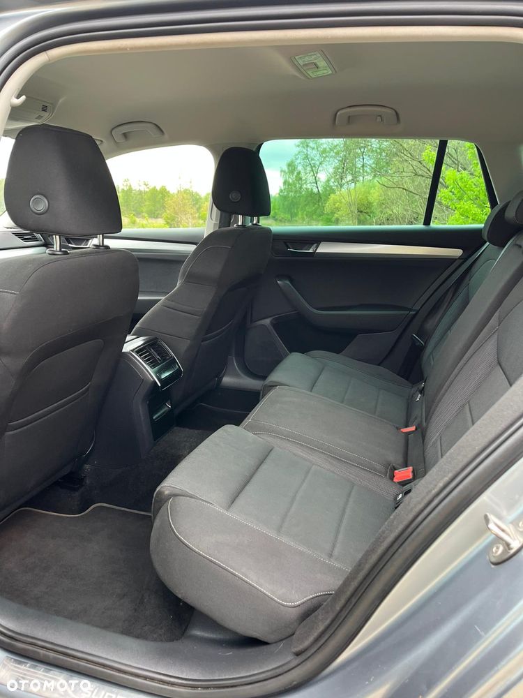 Skoda Superb 1.6 TDI Style - 10