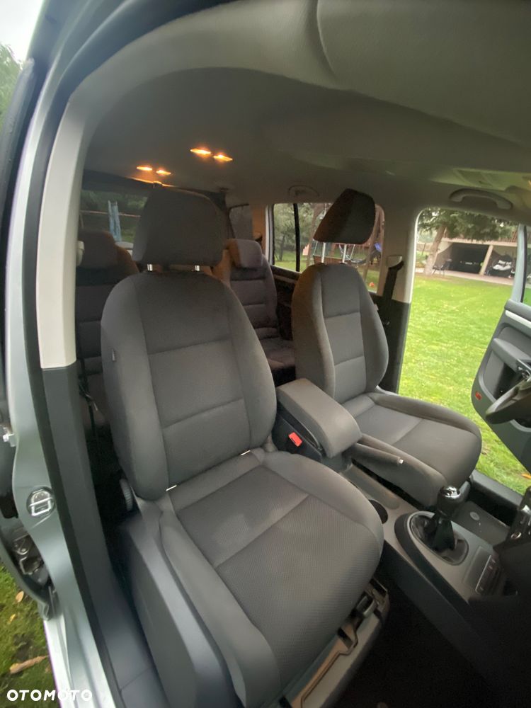 Volkswagen Touran - 20