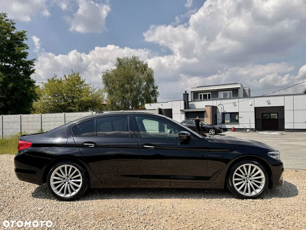 BMW Seria 5 530d xDrive Luxury Line - 9
