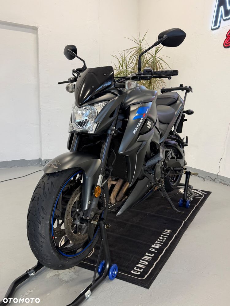Suzuki GSX - 4