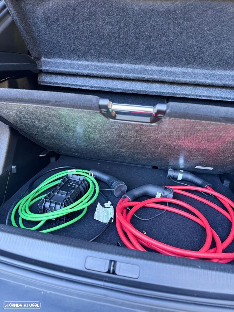 Peugeot e-2008 50 kWh GT - 28