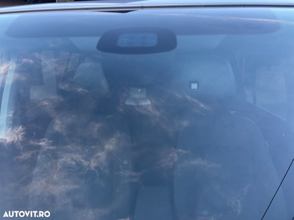 Volkswagen Touran - 16