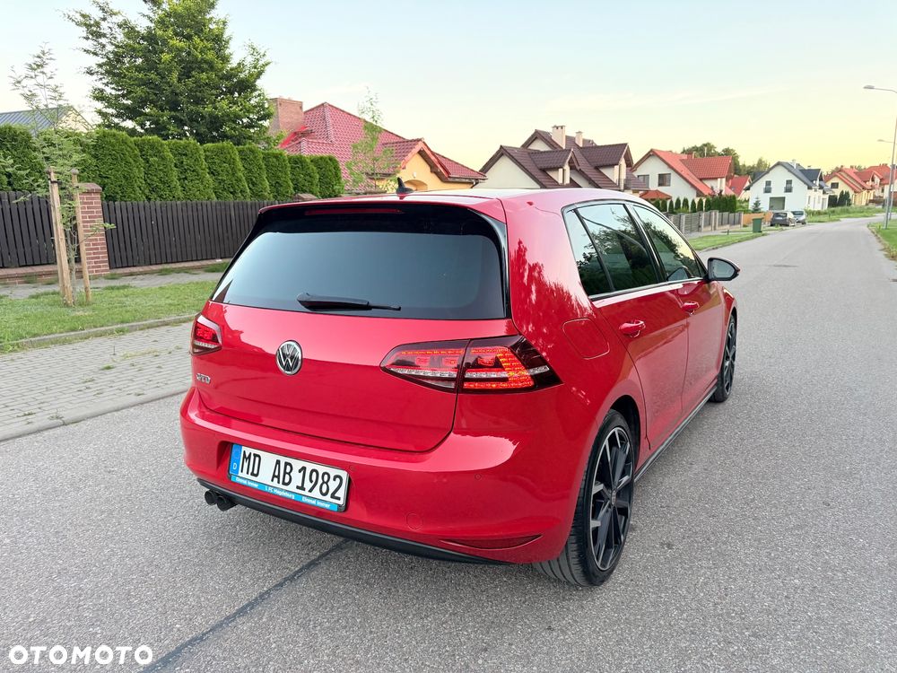 Volkswagen Golf - 2