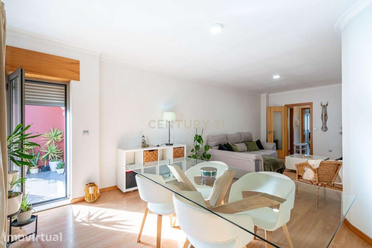 Moderno Apartamento T2 na Lousã com Elevador e Lareira - Grande imagem: 2/36