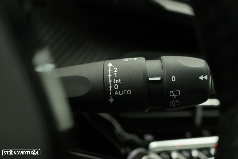 Peugeot 2008 1.2 PureTech Allure - 19
