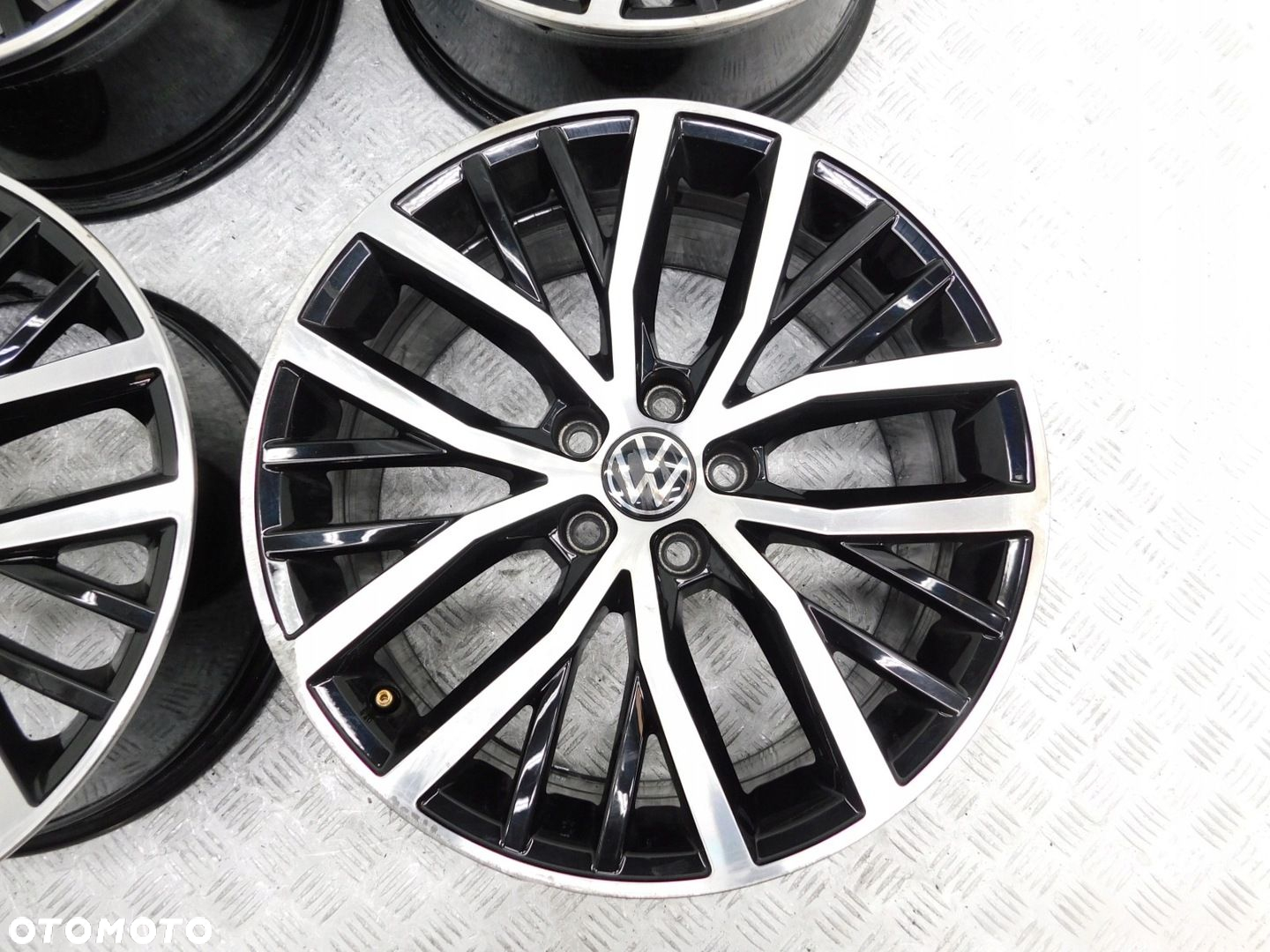 FELGI ALUMINIOWE 5x100 7,5jx17 - VW POLO 6R 6C GTi R-line - 9