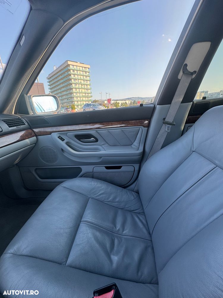 BMW Seria 7 728iA - 15