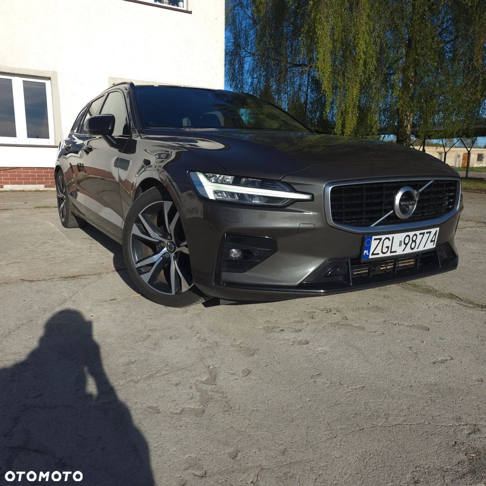 Volvo V60 D4 Geartronic R-Design - 1