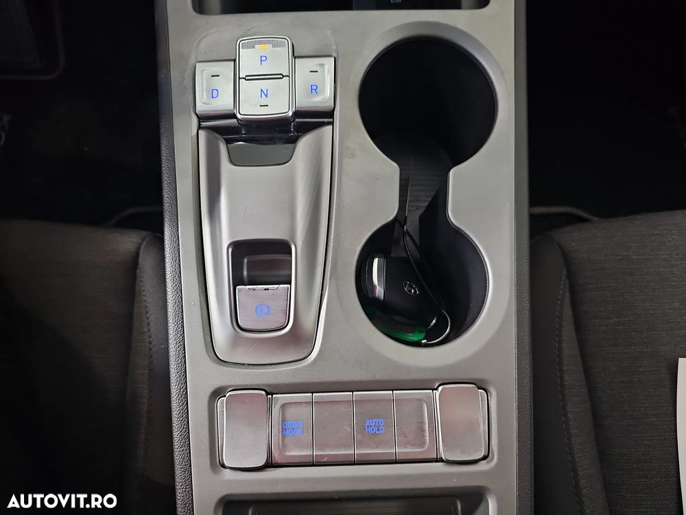 Hyundai KONA - 18