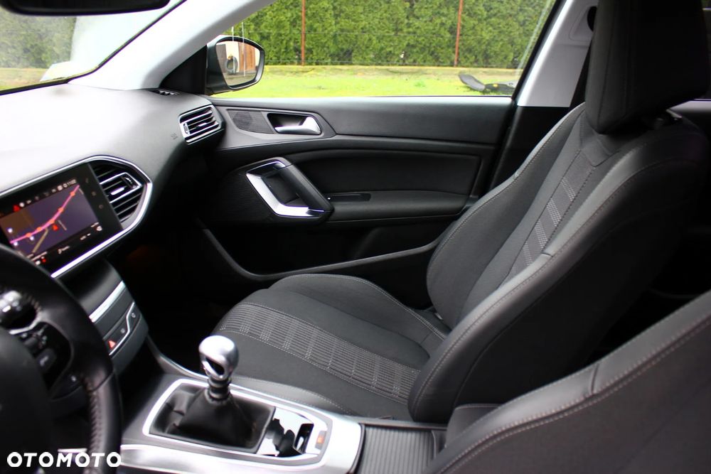 Peugeot 308 BlueHDi FAP 130 Stop & Start Allure - 27