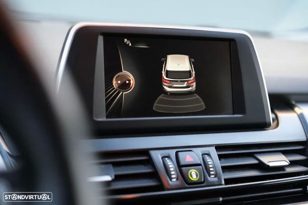 BMW 216 Active Tourer d Auto - 10