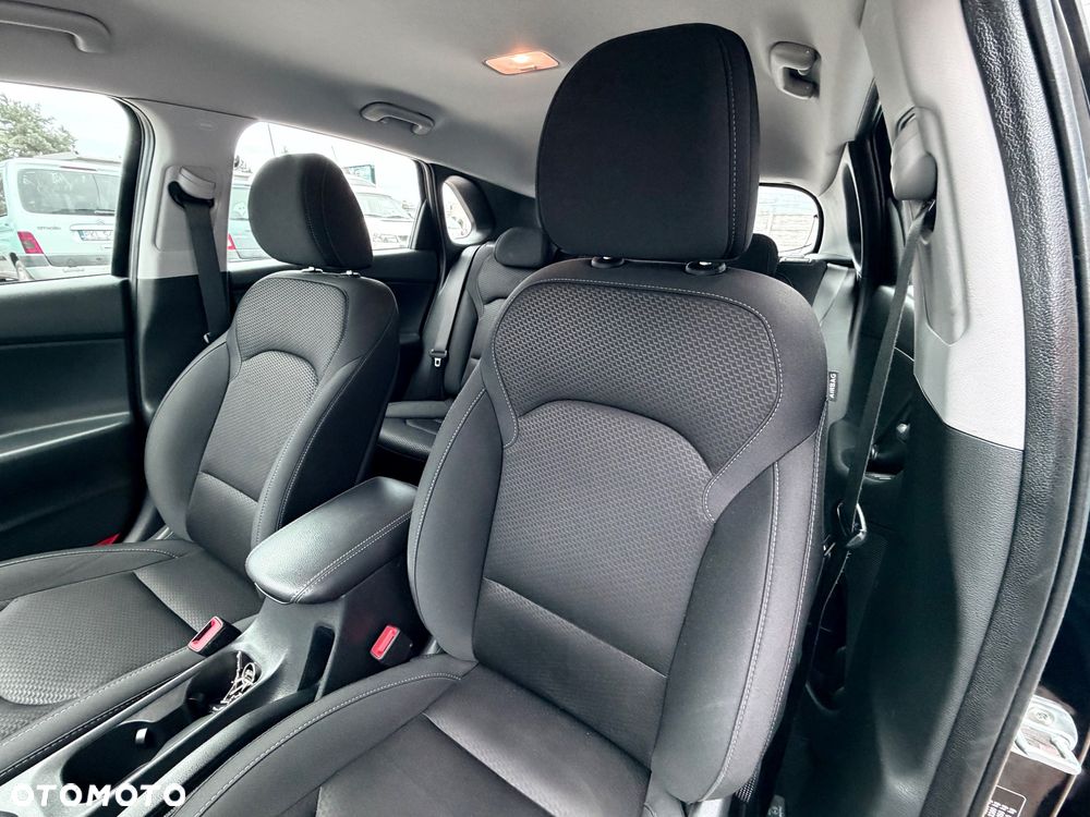 Hyundai i30 blue 1.6 CRDi Style - 27