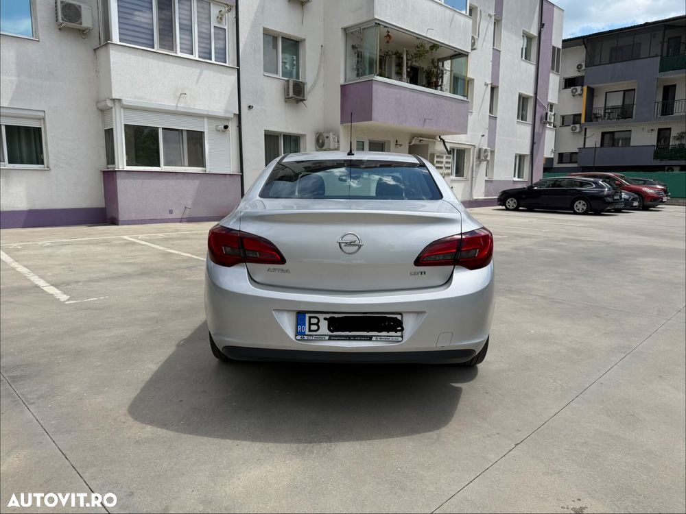 Opel Astra - 4