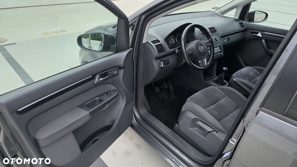 Volkswagen Touran 1.2 TSI BlueMotion Technology Highline - 9
