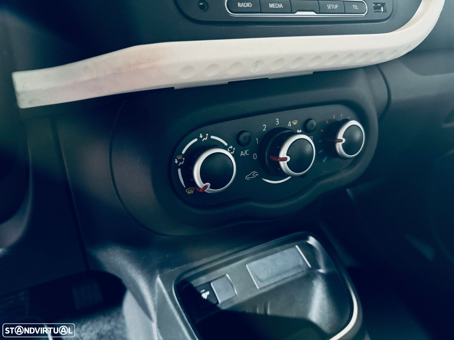 Renault Twingo SCe 75 INTENS - 14