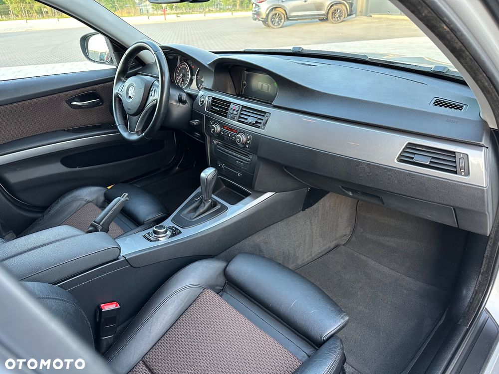 BMW Seria 3 318d DPF Edition Sport - 22