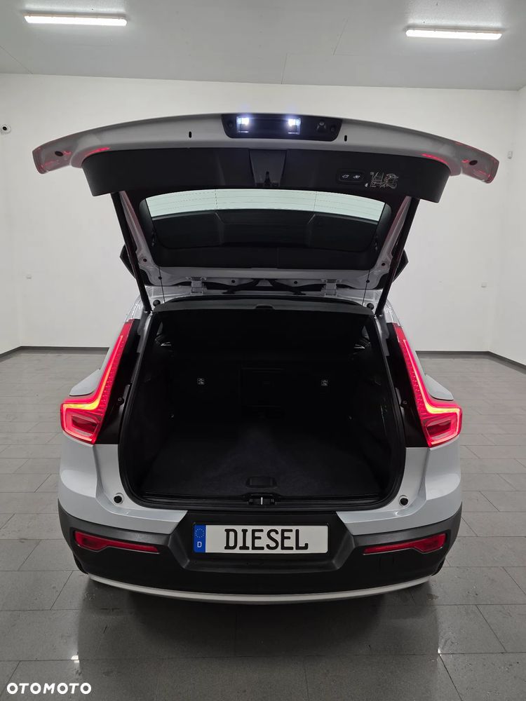 Volvo XC 40 D3 SCR R-Design - 38