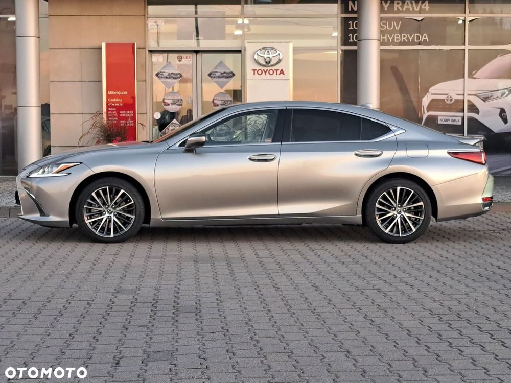 Lexus ES 300h Business Edition - 3