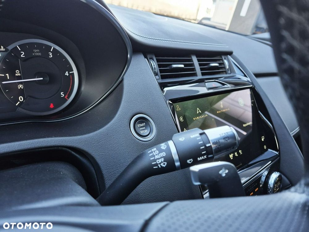 Jaguar E-Pace - 28