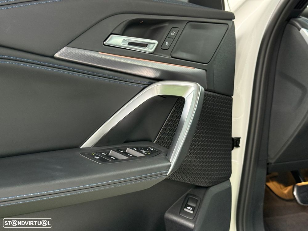 BMW iX1 eDrive20 Pack Desportivo M - 50