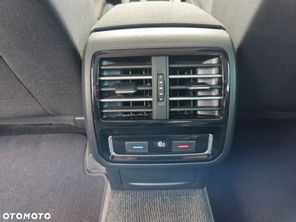 Volkswagen Passat 2.0 TDI BMT Comfortline - 23
