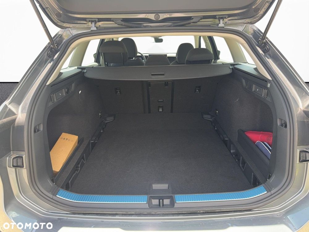 Volkswagen Passat - 32