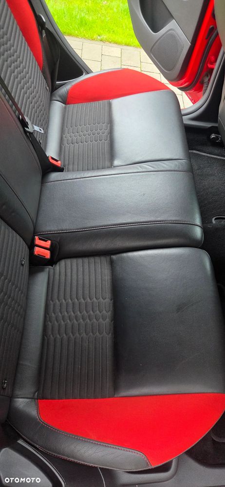 Ford Focus 2.0 EcoBoost ST - 19